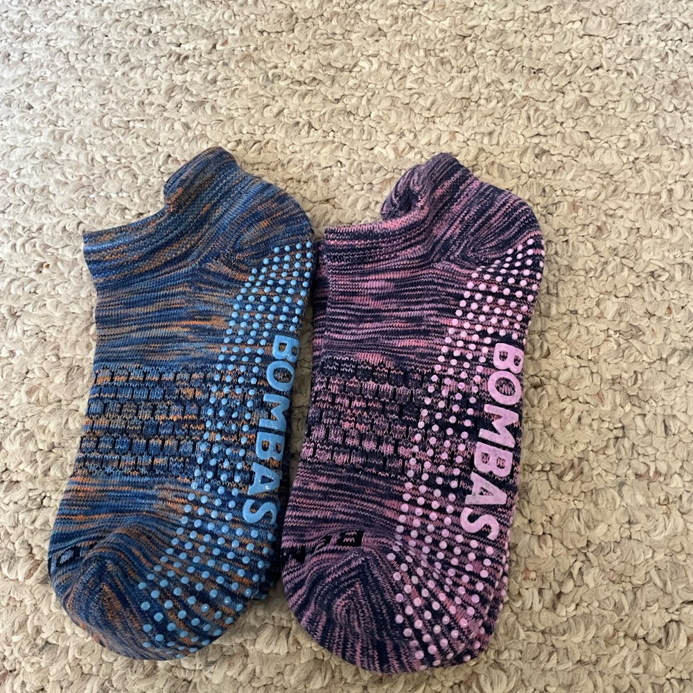 Bombas NWOT Gripper House Socks M